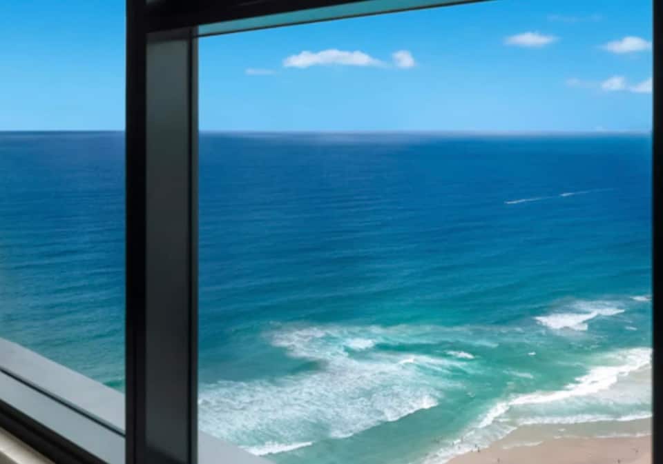 Ocean Sky, Level 43 photo 2